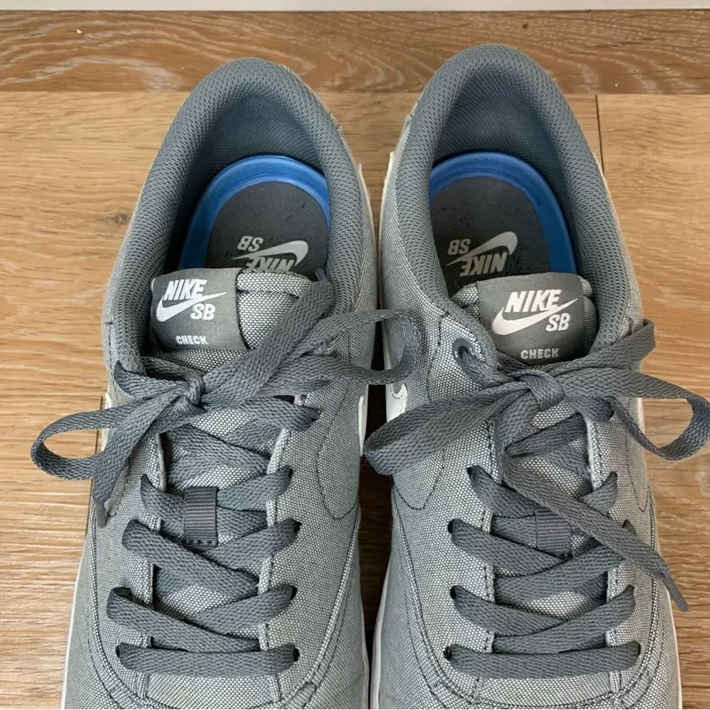 Nike SB Solar Fit Men’s Gray Canvas Lace Up Sneakers